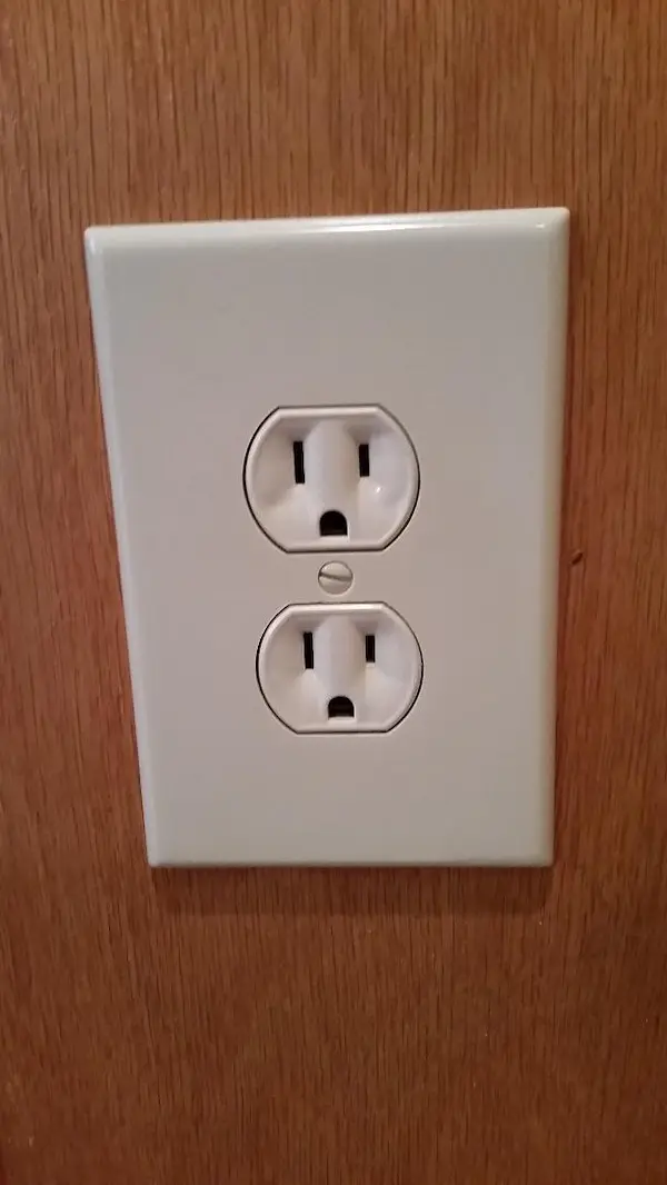 Handyman-Outlet-Replaced